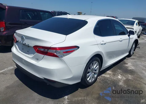 2020 Toyota Camry Le из США, поврежденный, VIN 4T1C11AK2LU362923